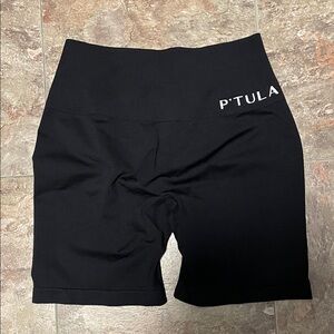 P'tula Women's Black Seamless Shorts